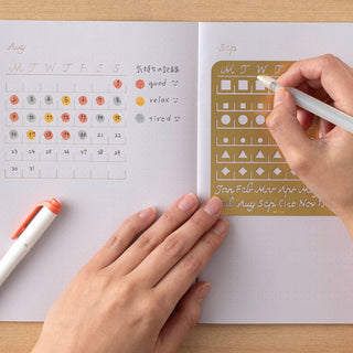 Midori Schablone Kalender aus Messing