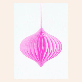 Karte in Risographiedruck neon pink mit Weihnachtsschmuck