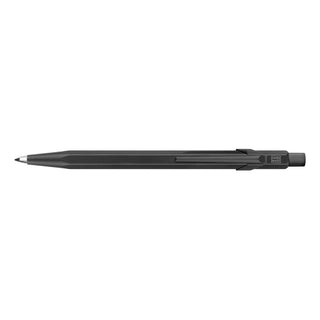 Druckbleistift mit 2 mm dicker Mine aus der Serie Black Code von Caran d'Ache - hier sind alle Schreibgeräte komplett schwarz.