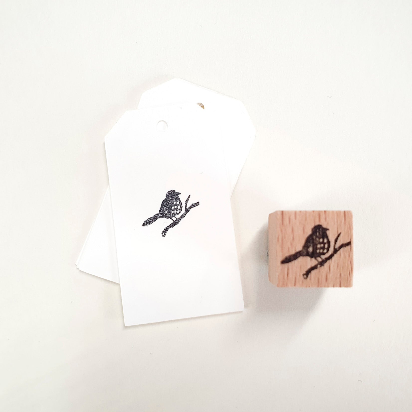 Emadam Stempel Motivstempel Abdruck aus Deutschland Vogel auf Ast Vögelchen Natur