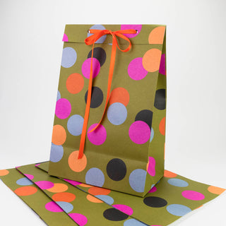 Beispiel mit Geschenkband verschlossen