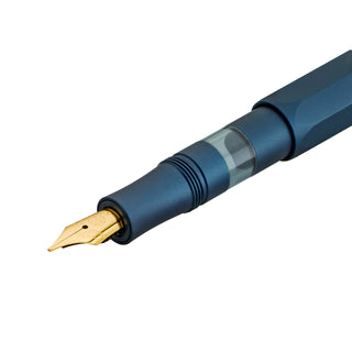 Füller mit vergoldeter Stahlfeder