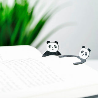 Die Pandabaeren aus Papier kann man in Wasser einweichen und umformen.