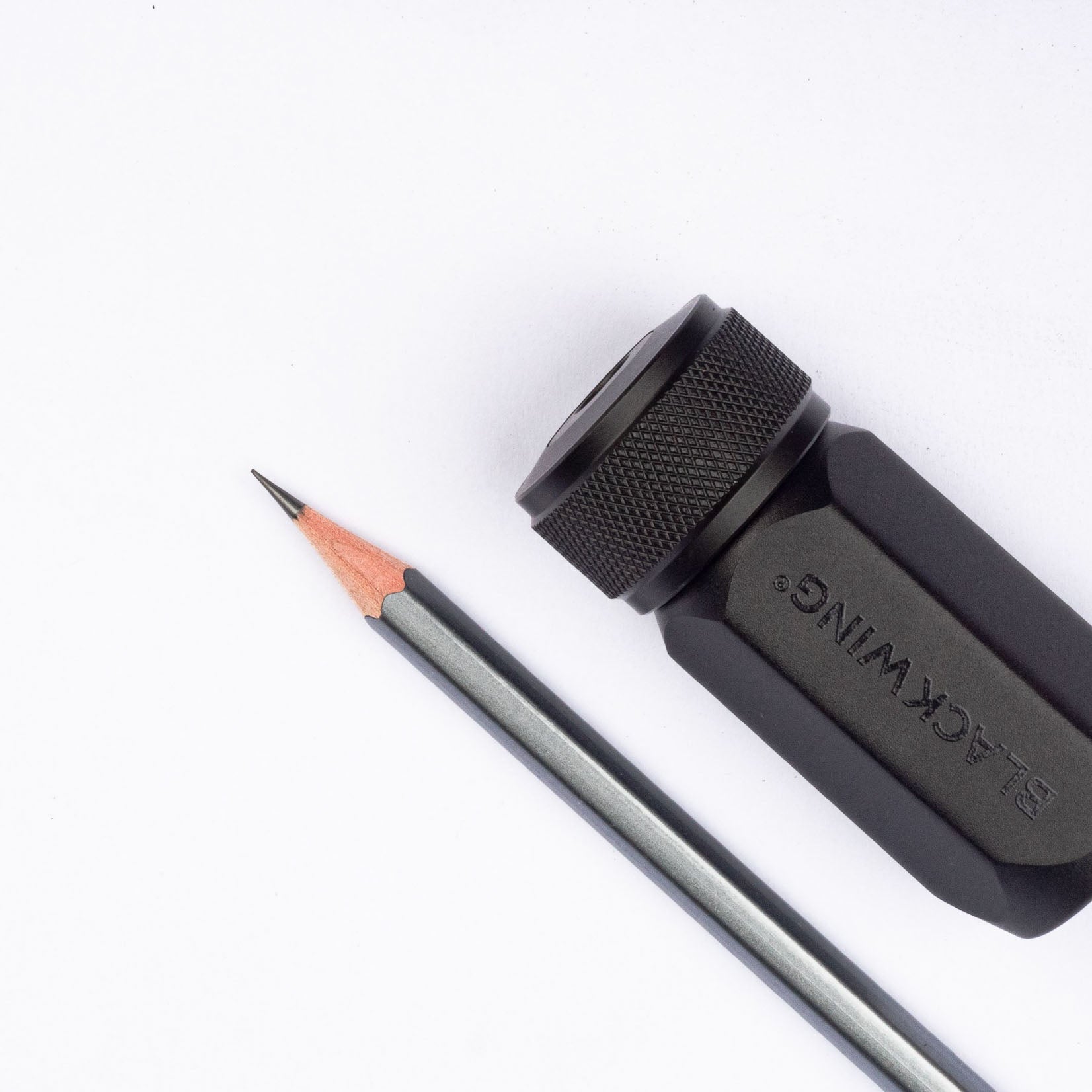 Blackwing Spitzer One hole sharpener Anspitzer schwarz Metall 