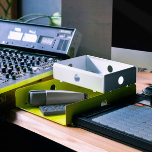 Studio Freudigmann Stiftablage Utensilo Fach DIN A4 Ablage Stahl pulverbeschichtet neon gelb Made in Europe