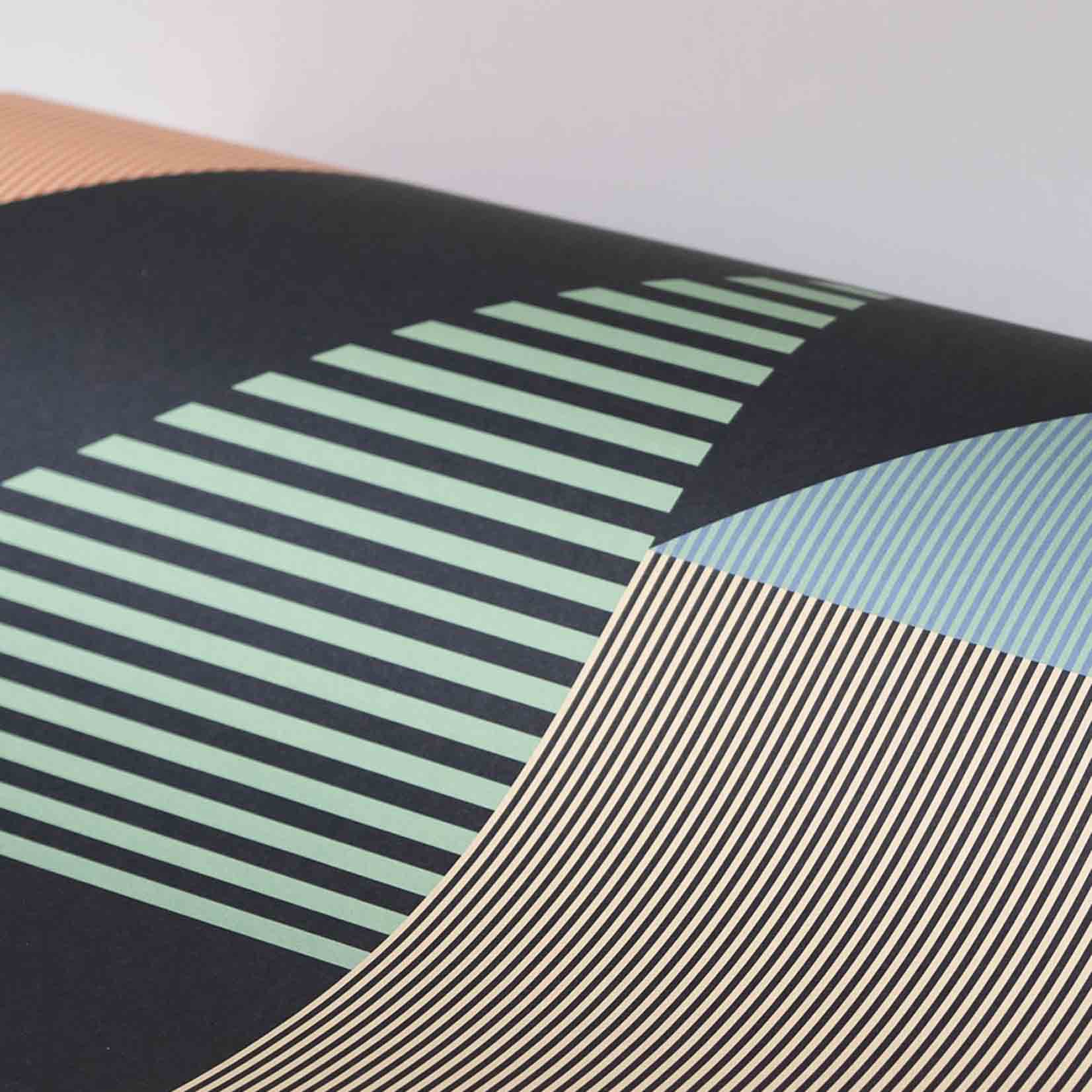 Geschenkpapier aus Berlin Feinstpapier Offsetdruck Geometrie Geometrische Formen Muster Grafische Linien